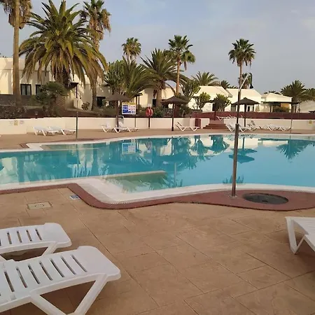 Pequeno A Solo 150 Metros Del Mar. Apartament Costa Teguise