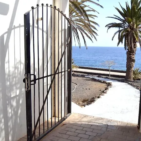 Apartament Pequeno A Solo 150 Metros Del Mar. Costa Teguise