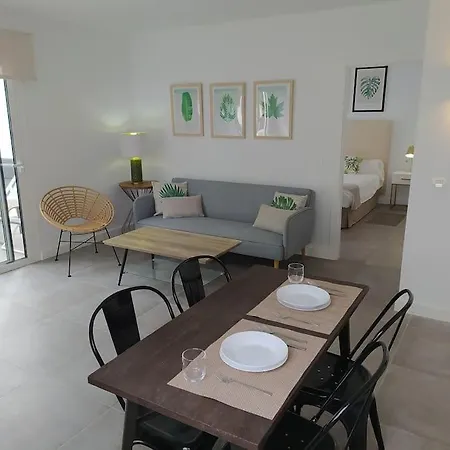 Pequeno A Solo 150 Metros Del Mar. Apartament